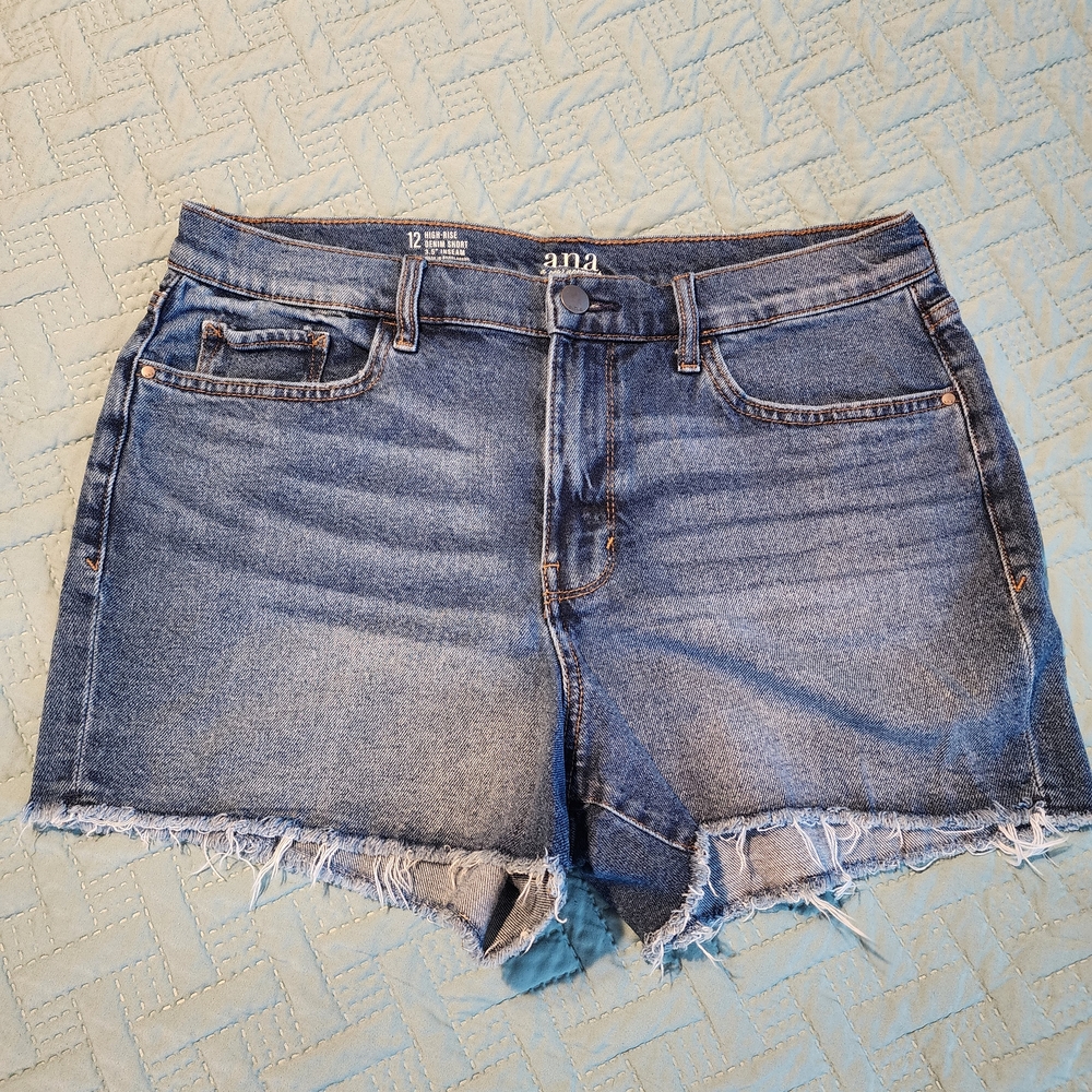 a.n.a Women's Classic Blue Jean Shorts
